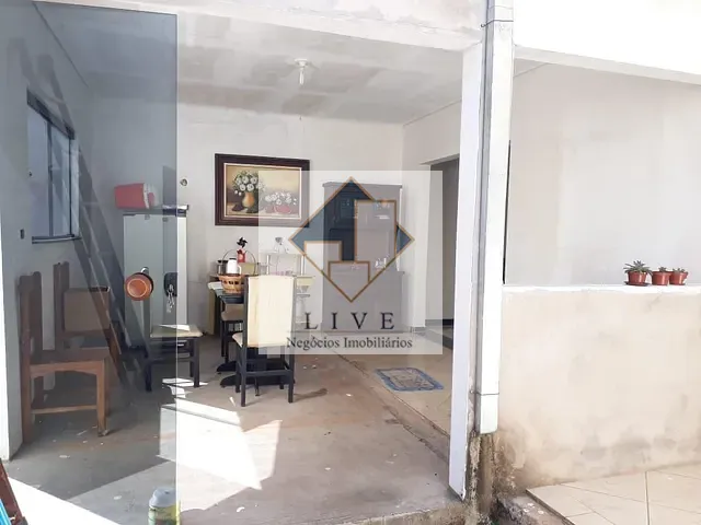 Casa com 250m² 2 quartos e 1 banheiro, à venda, no bairro Jardim Dona Regina em Santa Bárbara D'Oeste
