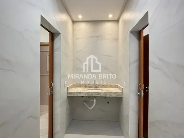 Casa 3 quartos e 4 banheiros, à venda, no bairro Residencial Village Garavelo em Aparecida de Goiânia