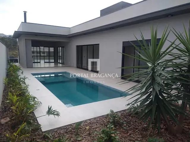 Casa com 468m² 3 quartos e 4 banheiros, à venda, no bairro Condomínio Vale das Águas em Bragança Paulista
