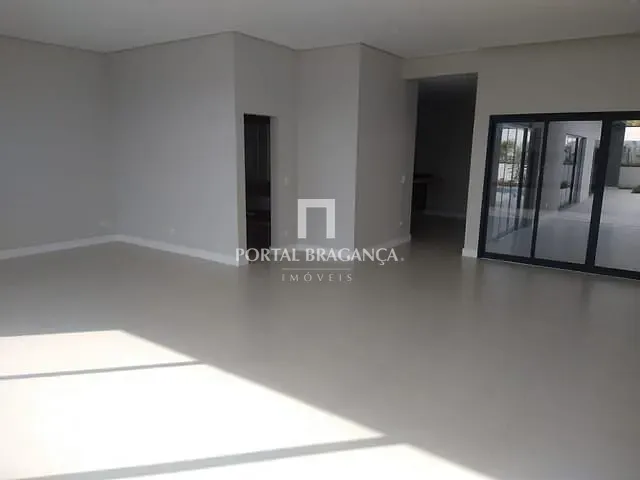 Casa com 468m² 3 quartos e 4 banheiros, à venda, no bairro Condomínio Vale das Águas em Bragança Paulista