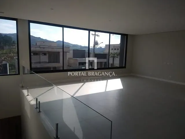 Casa com 468m² 3 quartos e 4 banheiros, à venda, no bairro Condomínio Vale das Águas em Bragança Paulista