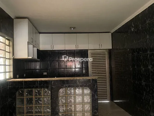 Casa com 360m² 3 quartos e 2 banheiros, à venda, no bairro Condomínio Amin Camargo em Goiânia
