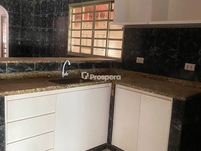 Casa com 360m² 3 quartos e 2 banheiros, à venda, no bairro Condomínio Amin Camargo em Goiânia