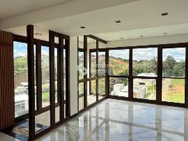 Casa com 400m² 4 quartos e 5 banheiros, à venda, no bairro Salvaterra em Juiz de Fora