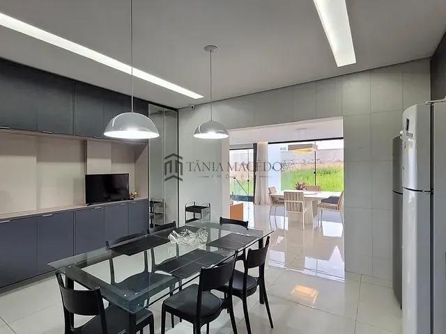Casa 4 quartos e 5 banheiros, à venda, no bairro Matriz em Vitória de Santo Antão