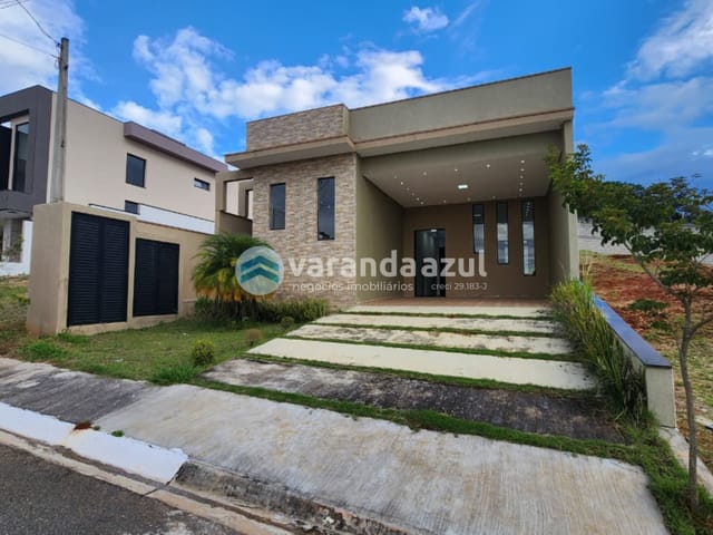 Casa com 300m² 3 quartos e 4 banheiros, à venda, no bairro Residencial Veneza I em Mogi das Cruzes