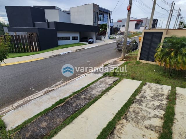 Casa com 300m² 3 quartos e 4 banheiros, à venda, no bairro Residencial Veneza I em Mogi das Cruzes