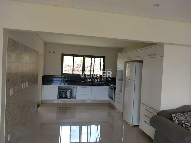 Casa com 2050m², à venda, no bairro Chácaras Cataguá em Taubaté