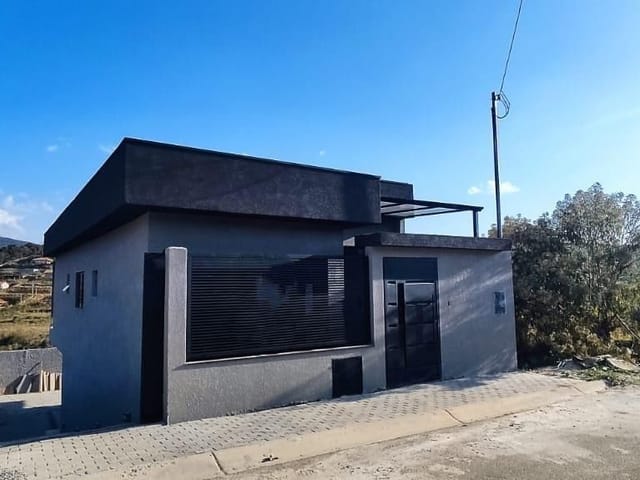 Casa com 200m² 3 quartos e 1 banheiro, à venda, no bairro Toledo em Toledo