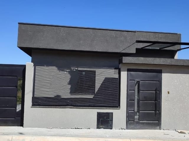 Casa com 200m² 3 quartos e 1 banheiro, à venda, no bairro Toledo em Toledo