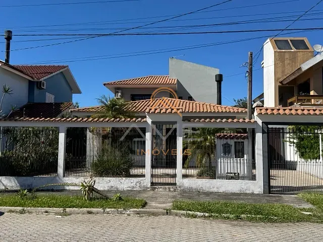 Casa com 442m² 3 quartos e 4 banheiros, à venda, no bairro Laranjal em Pelotas