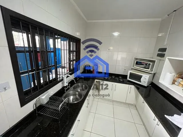 Casa com 542m² 3 quartos e 1 banheiro, à venda, no bairro Praia das Palmeiras em Caraguatatuba
