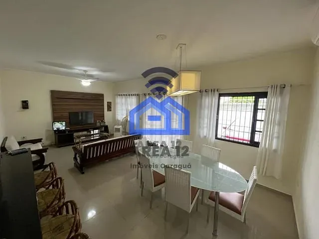 Casa com 542m² 3 quartos e 1 banheiro, à venda, no bairro Praia das Palmeiras em Caraguatatuba
