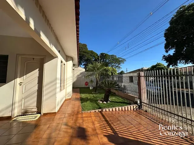 Casa com 506m² 3 quartos e 2 banheiros, à venda, no bairro Jardim Alvorada em Maringá