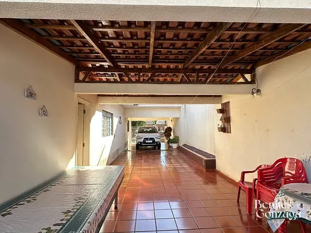 Casa com 506m² 3 quartos e 2 banheiros, à venda, no bairro Jardim Alvorada em Maringá