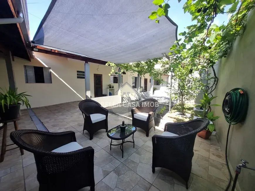 Casa à venda com 2 quartos, 233m² - Foto 2