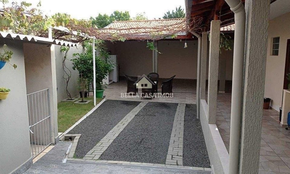 Casa à venda com 2 quartos, 233m² - Foto 4