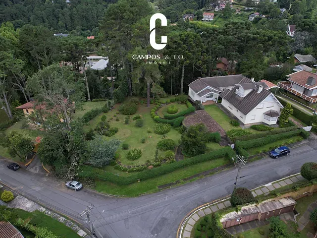 Casa com 2738m² 5 quartos e 6 banheiros, à venda, no bairro Capivari em Campos Do Jordão