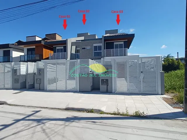 Casa com 150m² 3 quartos e 4 banheiros, à venda, no bairro Campeche em Florianópolis