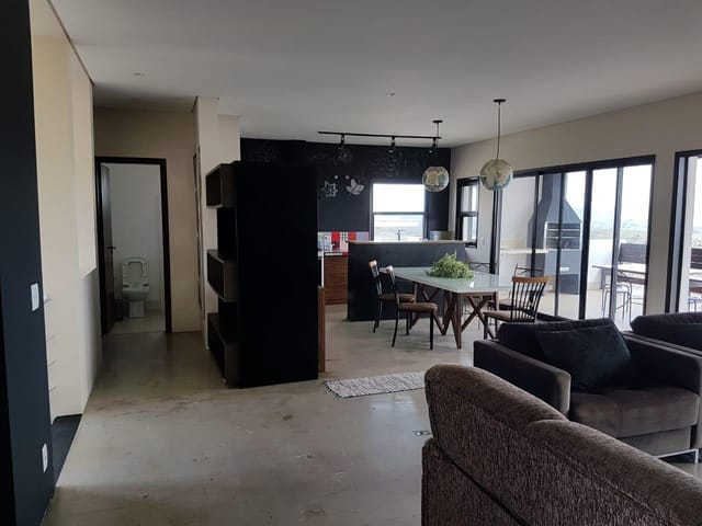 Casa com 450m² 3 quartos e 3 banheiros, à venda, no bairro Condomínio Residencial Jaguary em São José dos Campos
