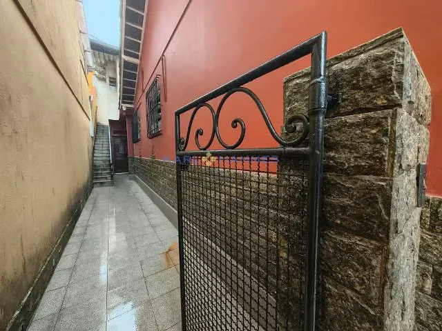 Casa 3 quartos e 1 banheiro, para alugar, no bairro Morin em Petrópolis