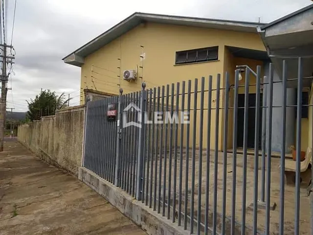 Casa com 1350m² 5 quartos e 4 banheiros, à venda, no bairro Jardim Lavínia em Mococa
