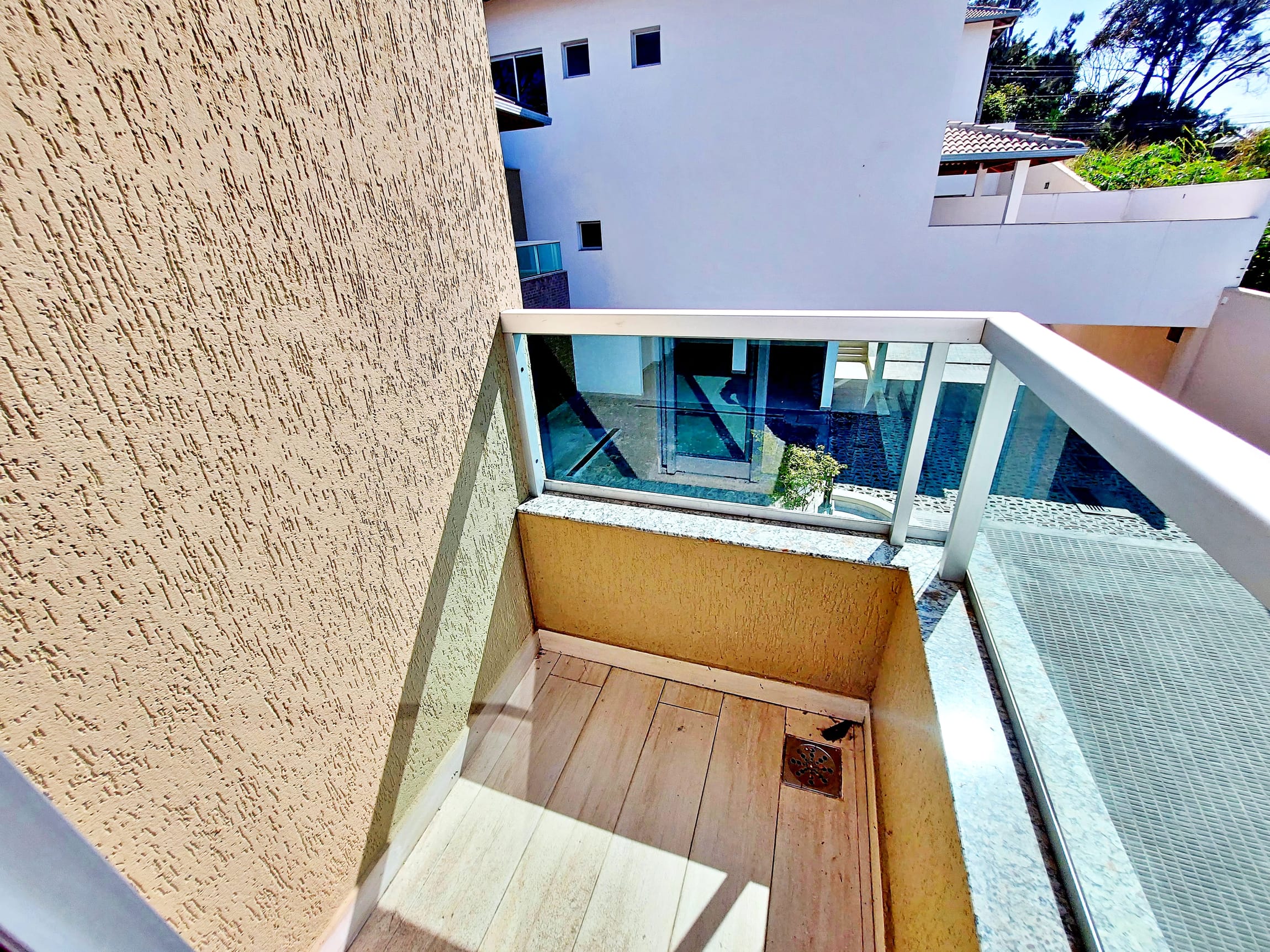 Casa em condomínio com 04 quartos á venda no Centro de Contagem