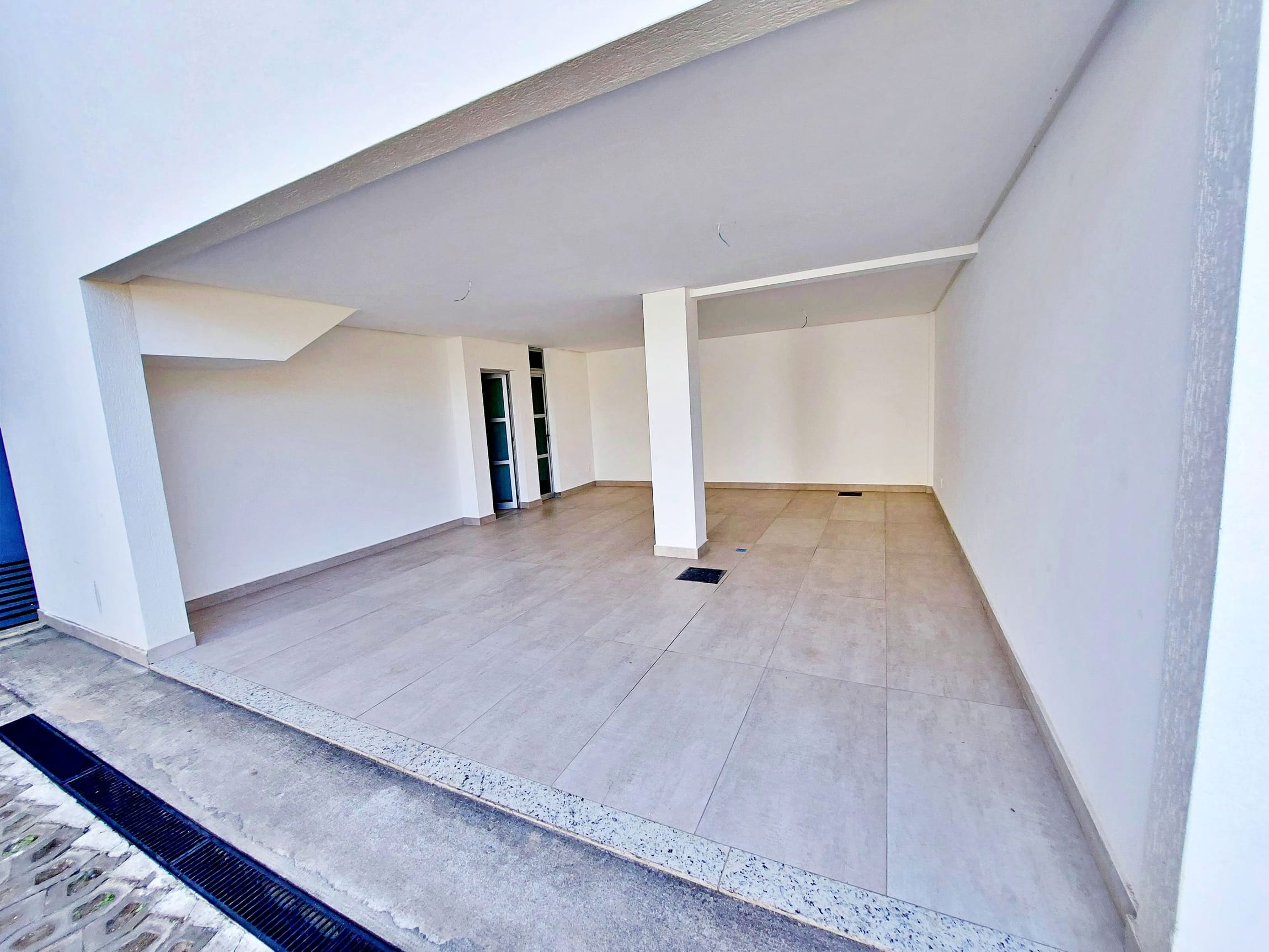 Casa em condomínio com 04 quartos á venda no Centro de Contagem