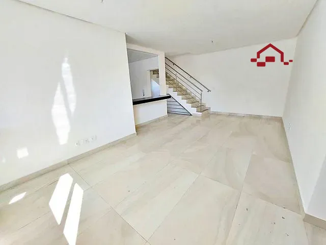 Casa com 190m² 4 quartos e 1 banheiro, à venda, no bairro Camilo Alves em Contagem