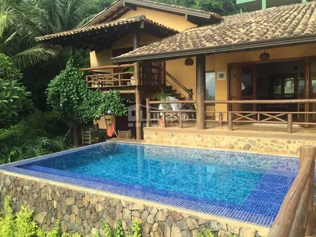 Casa com 834m² 4 quartos e 5 banheiros, à venda, no bairro Centro em Ilhabela