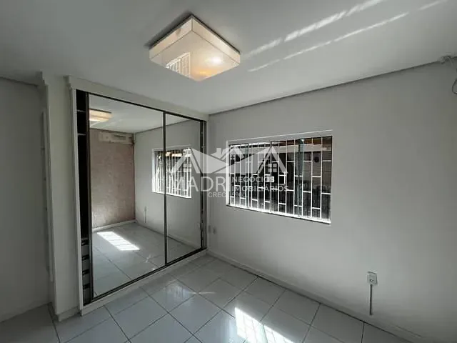 Casa com 200m² 3 quartos e 3 banheiros, à venda, no bairro São Sebastião em Palhoça