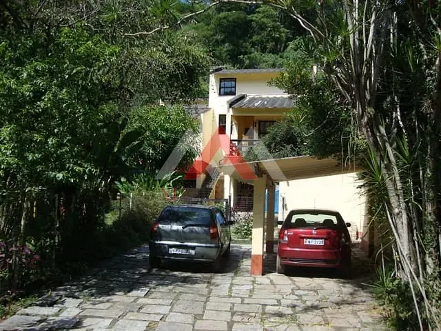 Casa com 1000m² 5 quartos e 3 banheiros, à venda, no bairro Mata Paca em Niterói