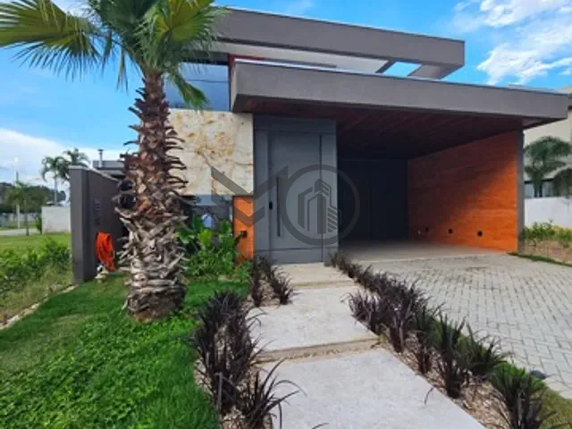 Casa com 300m² 3 quartos e 4 banheiros, à venda, no bairro Jardim Itália em Cuiabá