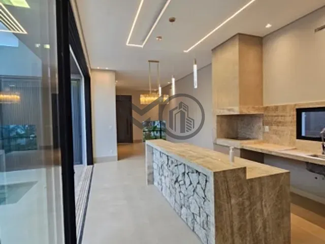 Casa com 300m² 3 quartos e 4 banheiros, à venda, no bairro Jardim Itália em Cuiabá