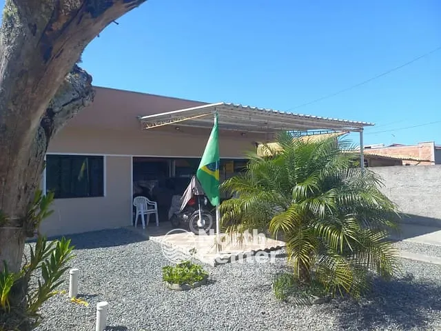Casa com 275m² 3 quartos e 2 banheiros, à venda, no bairro Pinheiros em Balneário Barra do Sul