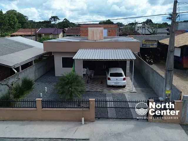 Casa com 275m² 3 quartos e 2 banheiros, à venda, no bairro Pinheiros em Balneário Barra do Sul