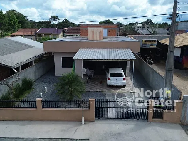Casa com 275m² 3 quartos e 2 banheiros, à venda, no bairro Pinheiros em Balneário Barra do Sul