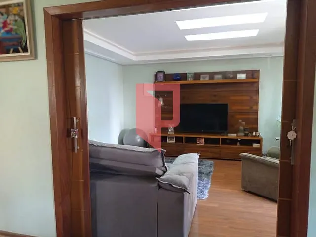 Casa com 639m² 5 quartos e 3 banheiros, à venda, no bairro Caiçaras em Belo Horizonte