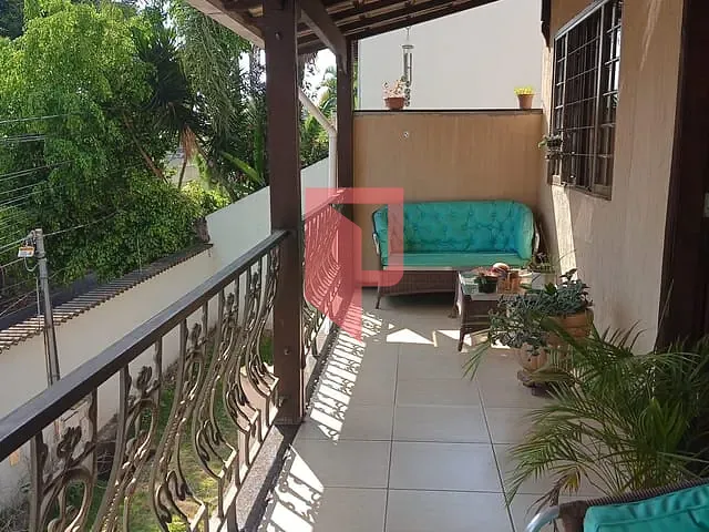 Casa com 639m² 5 quartos e 3 banheiros, à venda, no bairro Caiçaras em Belo Horizonte