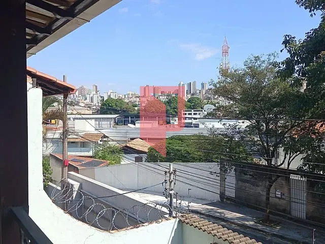 Casa com 639m² 5 quartos e 3 banheiros, à venda, no bairro Caiçaras em Belo Horizonte