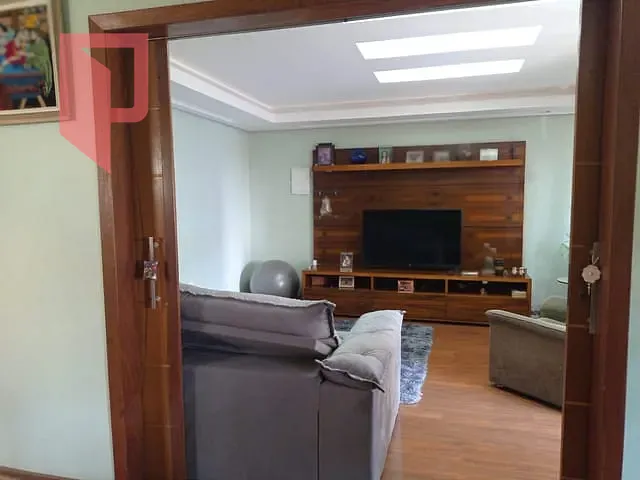 Casa com 639m² 5 quartos e 3 banheiros, à venda, no bairro Caiçaras em Belo Horizonte