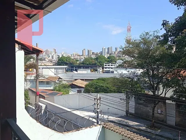 Casa com 639m² 5 quartos e 3 banheiros, à venda, no bairro Caiçaras em Belo Horizonte