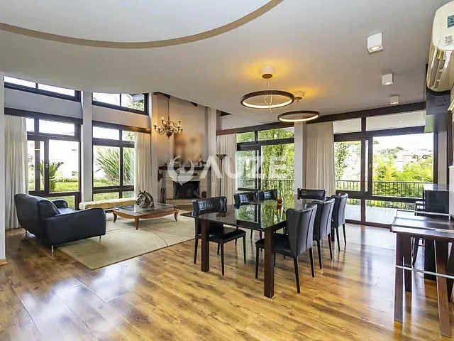 Casa com 537m² 5 quartos e 5 banheiros, à venda, no bairro Campo Comprido em Curitiba