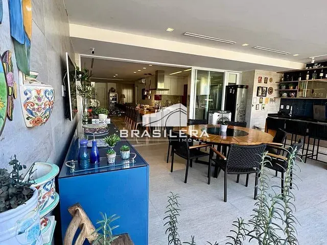 Casa 3 quartos e 6 banheiros, à venda, no bairro Parque Amazônia em Goiânia
