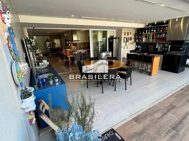 Casa 3 quartos e 6 banheiros, à venda, no bairro Parque Amazônia em Goiânia