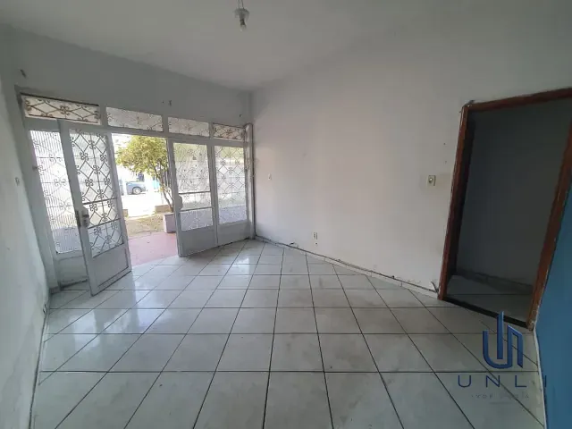 Casa 3 quartos e 2 banheiros, à venda, no bairro Jardim Veneza em Volta Redonda