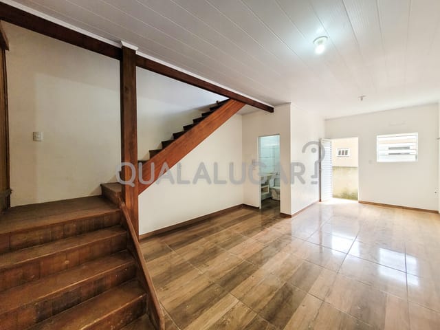 Casa 2 quartos e 1 banheiro, para alugar, no bairro Bom Pastor em Tubarão
