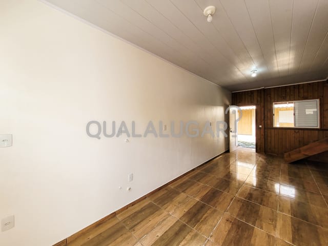 Casa 2 quartos e 1 banheiro, para alugar, no bairro Bom Pastor em Tubarão