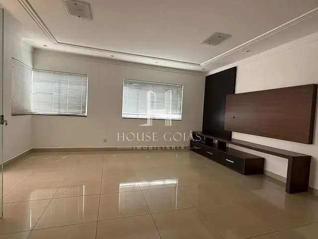 Casa com 370m² 3 quartos e 4 banheiros, à venda, no bairro Jardins Madri em Goiânia