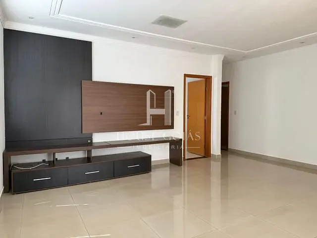 Casa com 370m² 3 quartos e 4 banheiros, à venda, no bairro Jardins Madri em Goiânia
